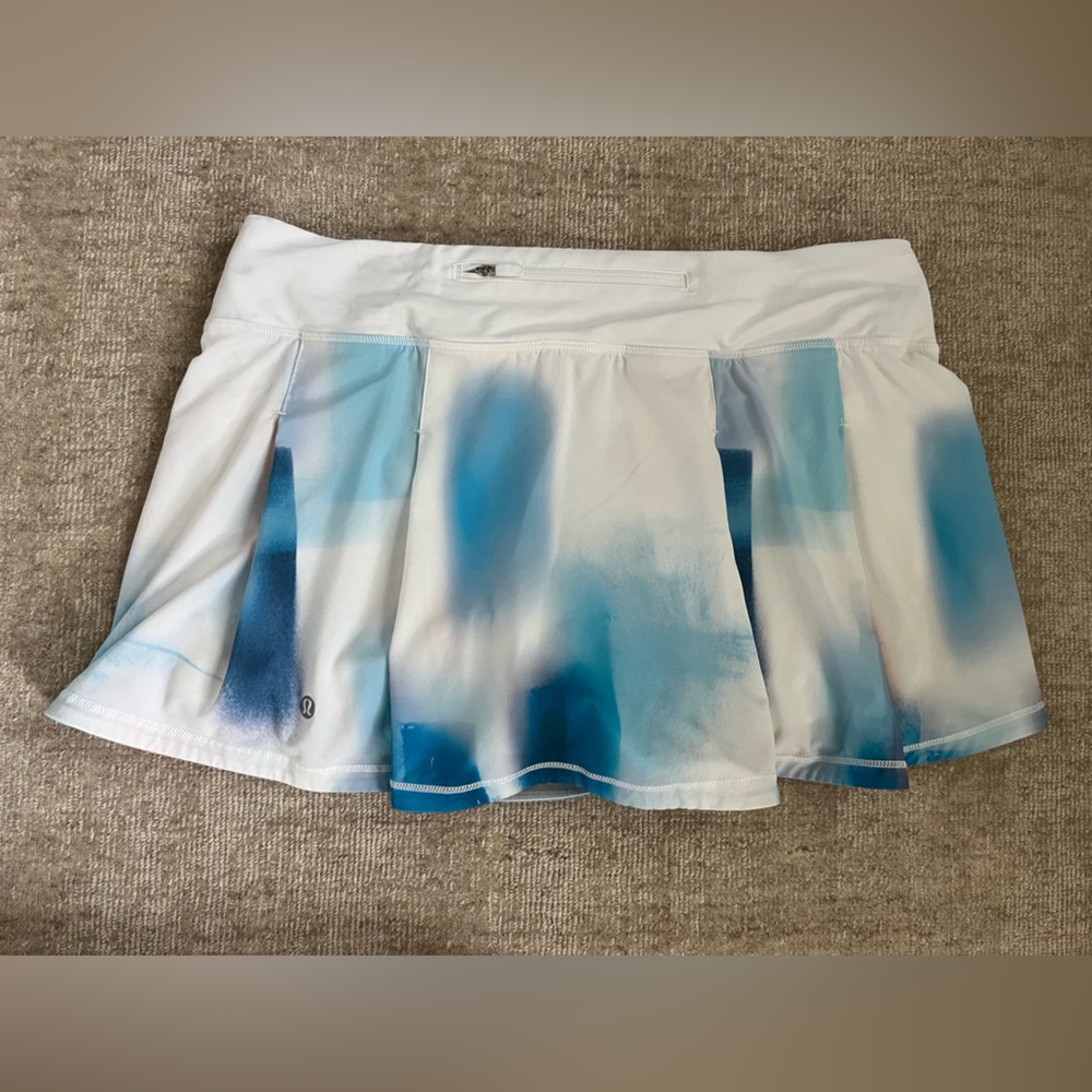 Lululemon Dynamic Blue and White Skort